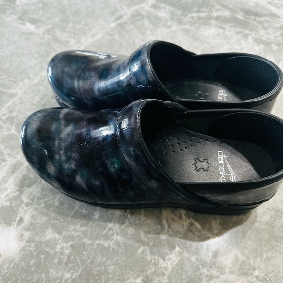Dansko Titanic Marble Professional Clogs Patent Leather Women’s SZ 38 US 7.5-8 - Picture 4 of 6
